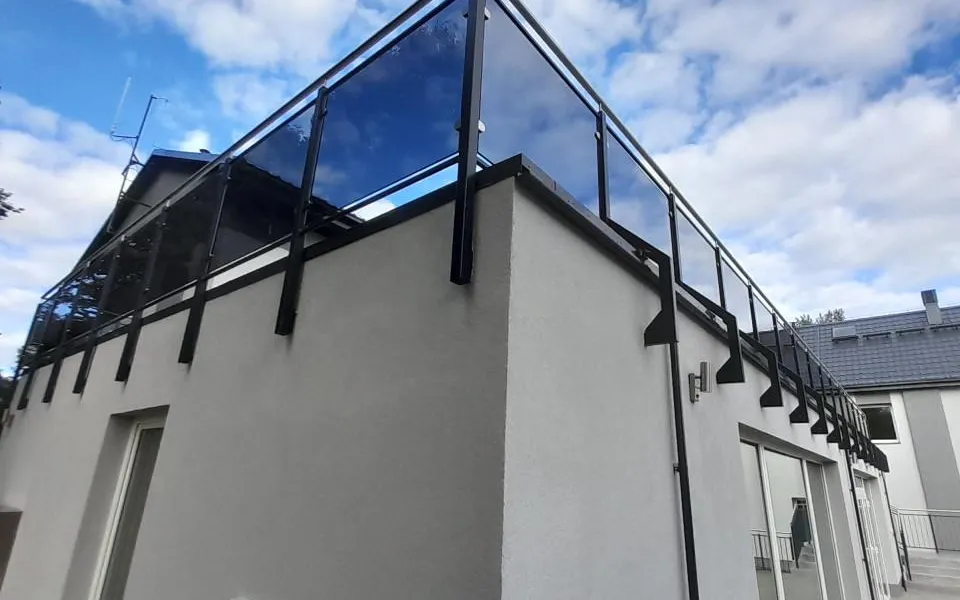 Realizacja Renoplast system PRO W35 z rynną R50 taras wentylowany