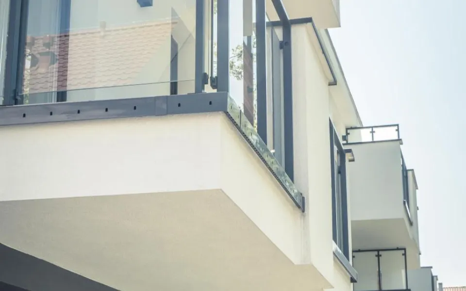 Realizacja system Renoplast Basic W30 na balkonach